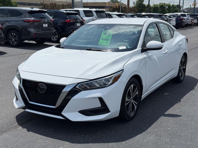 Nissan Sentra Vehicle Image 08