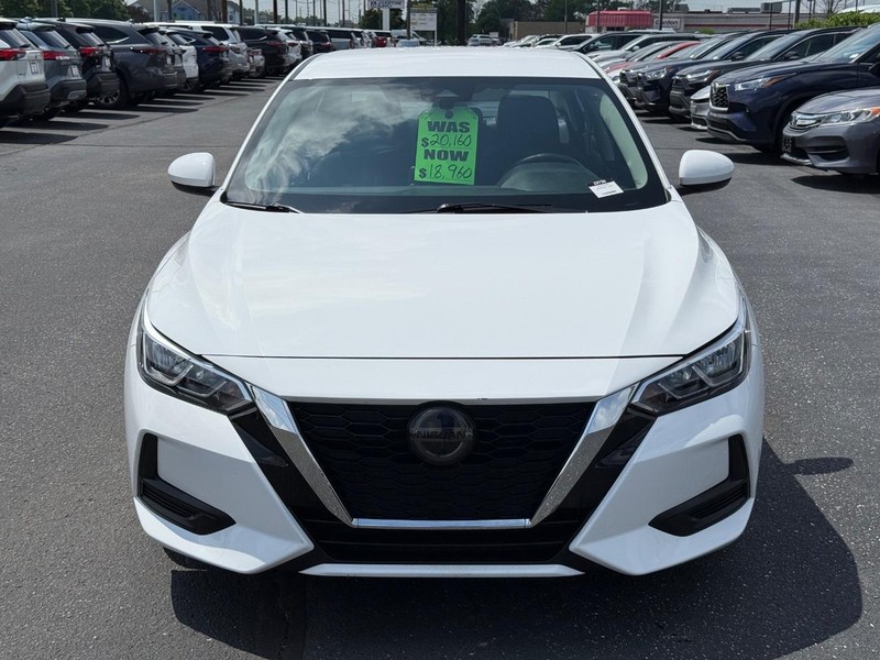 Nissan Sentra Vehicle Image 09