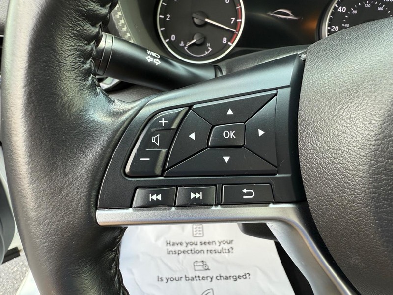 Nissan Sentra Vehicle Image 13