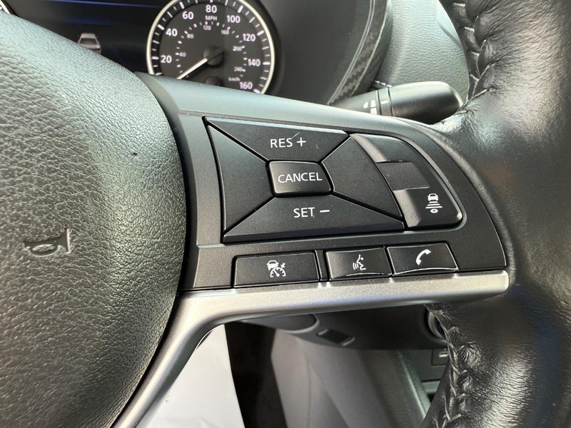 Nissan Sentra Vehicle Image 14