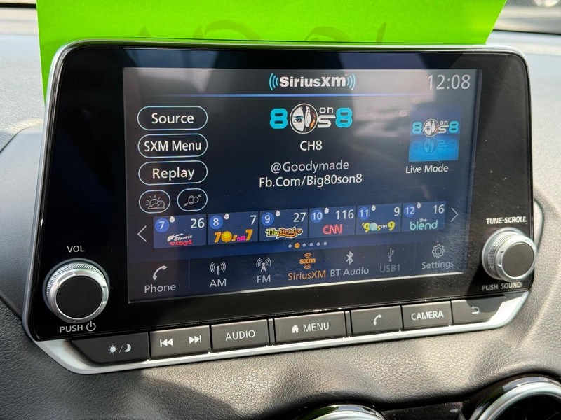 Nissan Sentra Vehicle Image 16