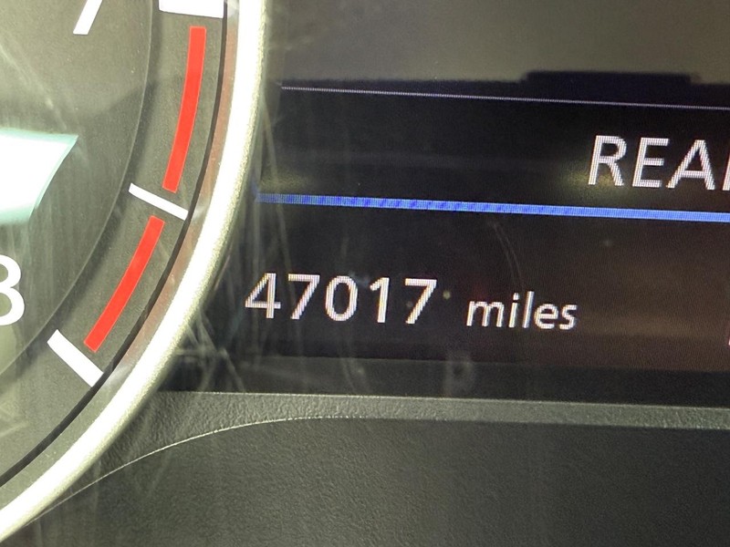 Nissan Sentra Vehicle Image 22