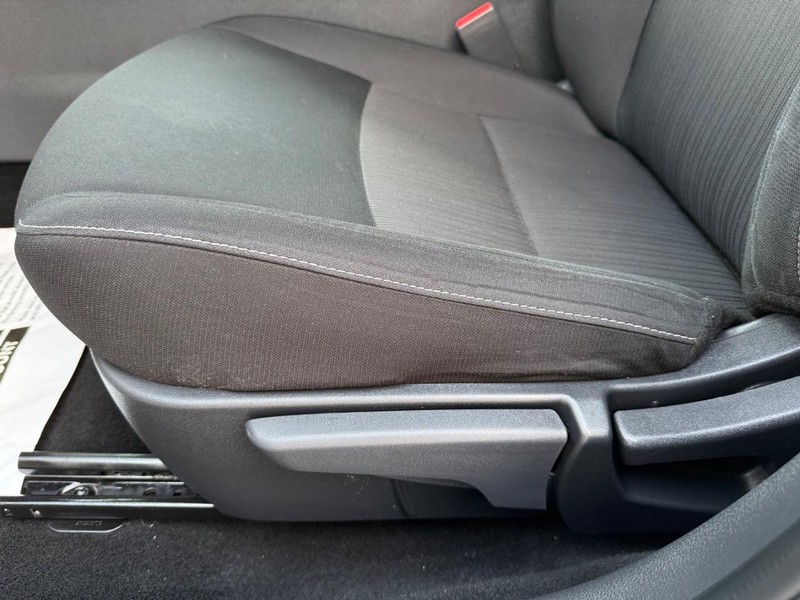 Nissan Sentra Vehicle Image 24