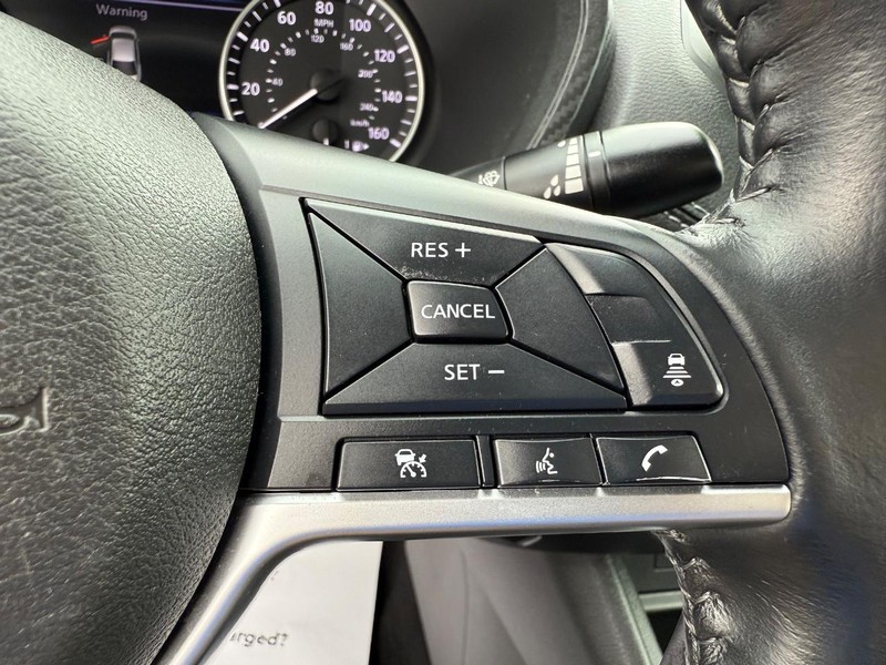 Nissan Sentra Vehicle Image 14