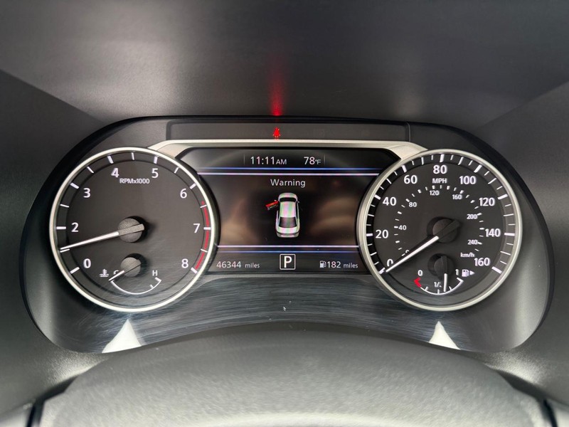 Nissan Sentra Vehicle Image 21