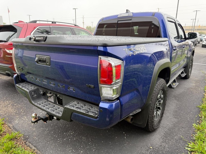 Toyota Tacoma 4WD Vehicle Image 02