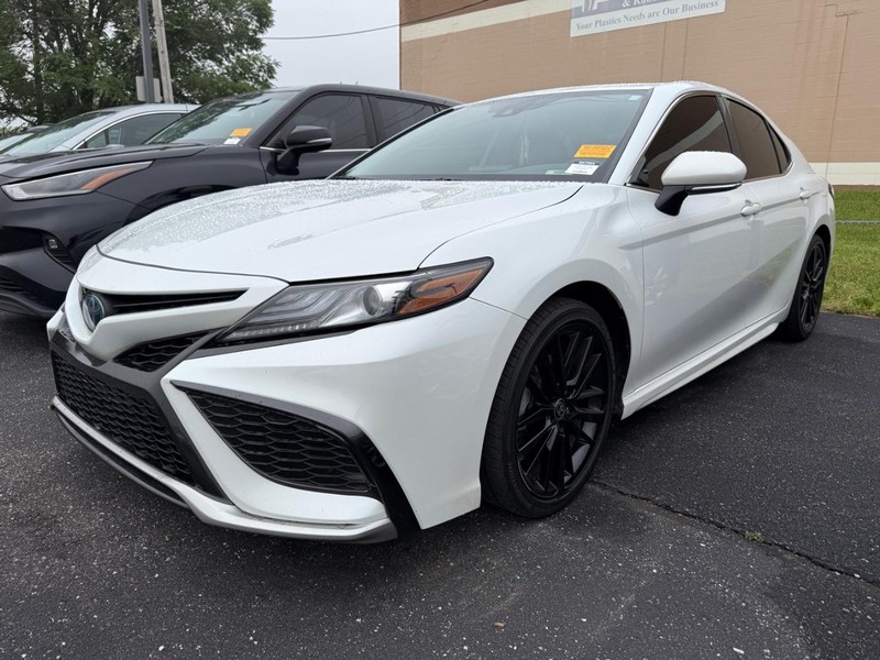Toyota Camry Hybrid Vehicle Image 04
