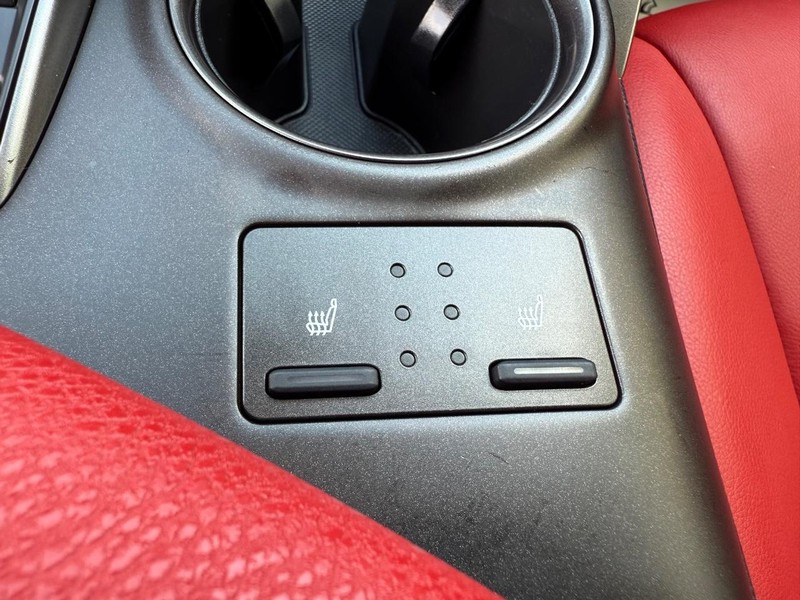 Toyota Camry Hybrid Vehicle Image 15