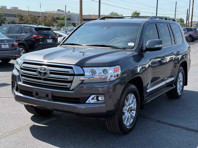 Toyota Land Cruiser Vehicle Image 09