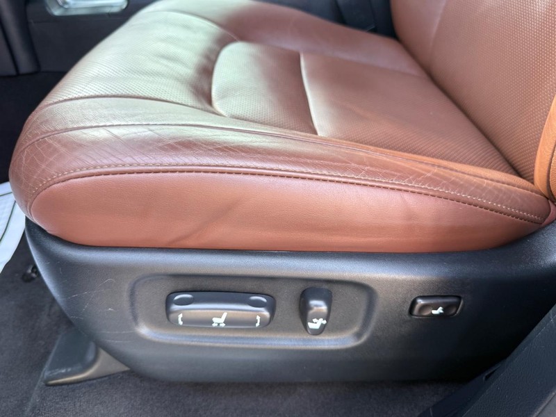 Toyota Land Cruiser Vehicle Image 27