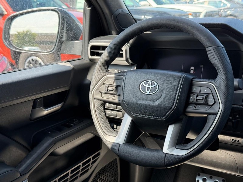 Toyota Tacoma 4WD Hybrid Vehicle Image 07