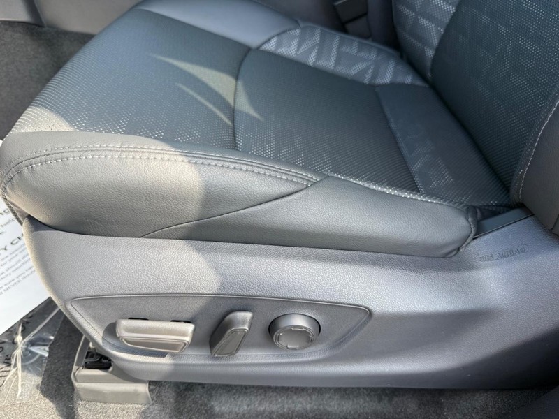 Toyota Tacoma 4WD Hybrid Vehicle Image 21