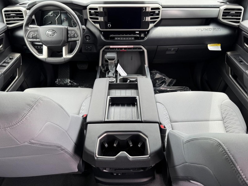 Toyota Tundra 4WD Vehicle Image 05