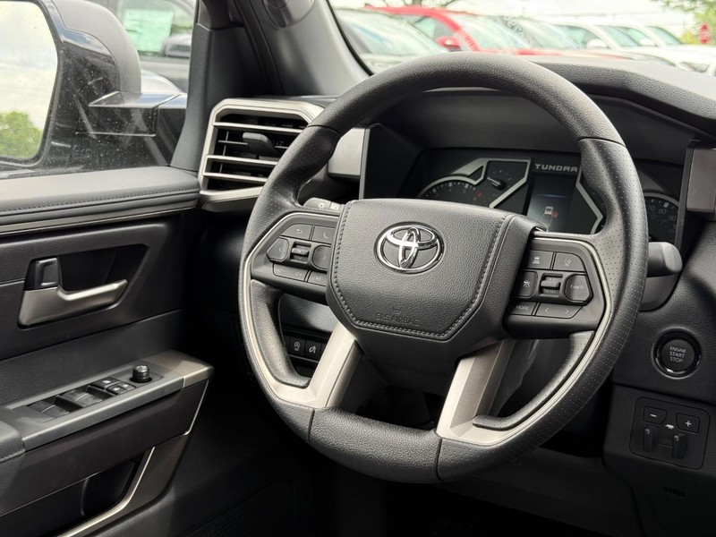Toyota Tundra 4WD Vehicle Image 06