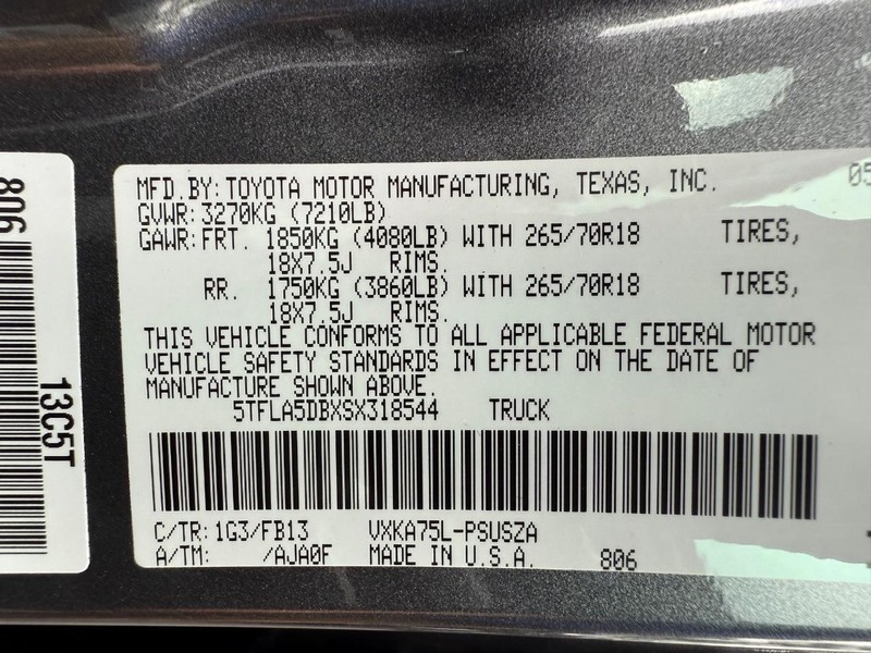 Toyota Tundra 4WD Vehicle Image 19