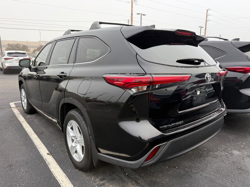 Toyota Highlander Vehicle Image 03