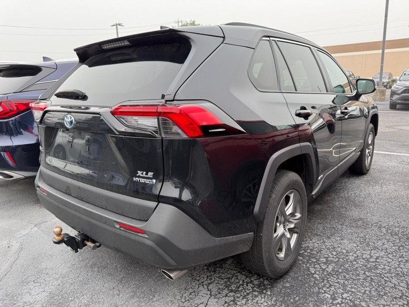 Toyota RAV4 Hybrid Vehicle Image 02