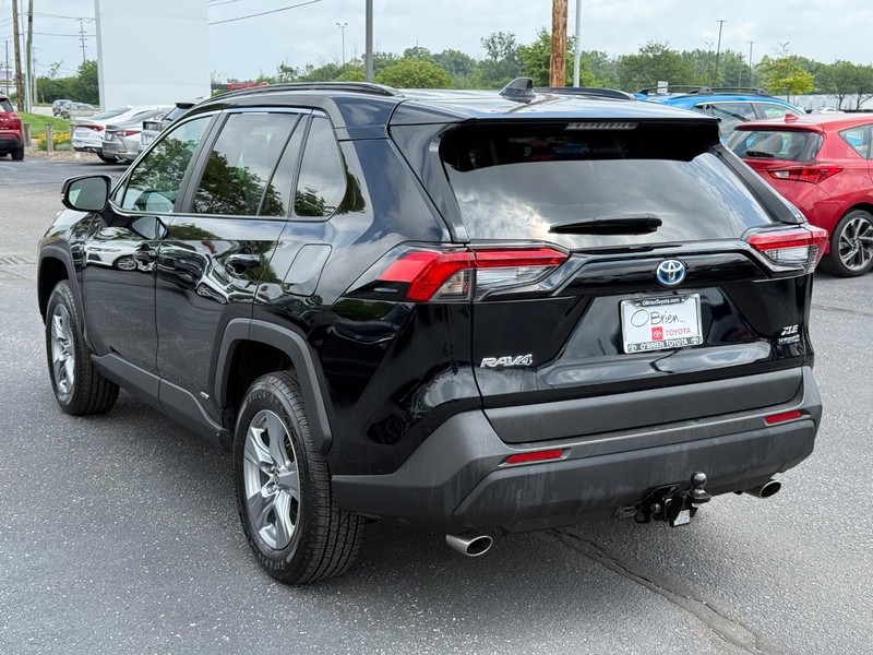 Toyota RAV4 Hybrid Vehicle Image 05