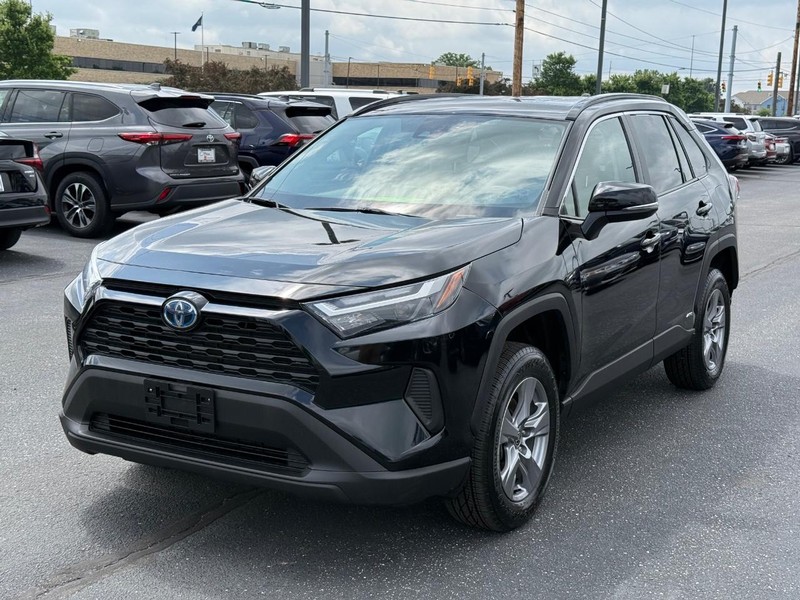 Toyota RAV4 Hybrid Vehicle Image 08
