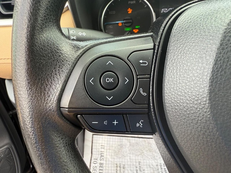 Toyota RAV4 Hybrid Vehicle Image 13