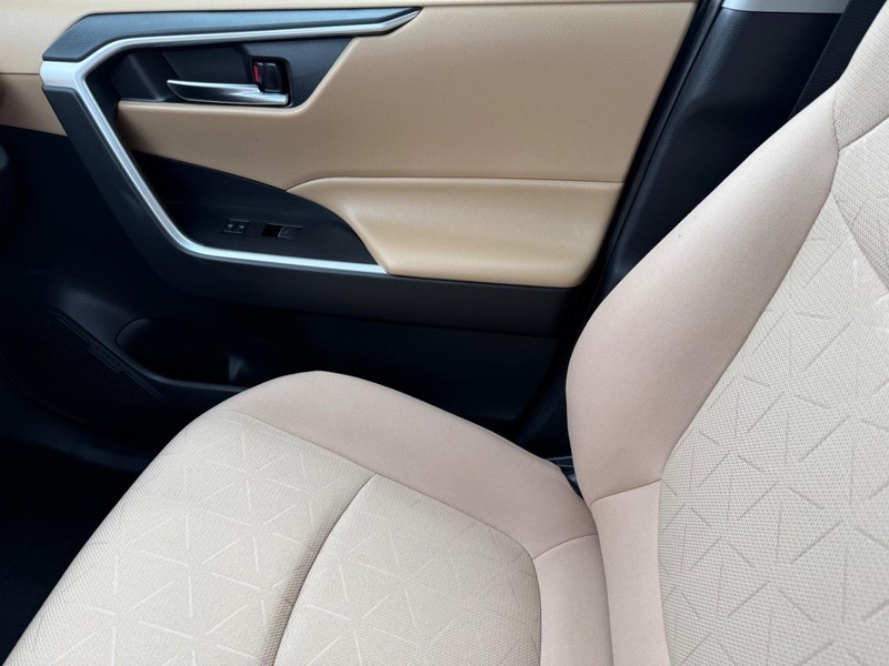 Toyota RAV4 Hybrid Vehicle Image 20