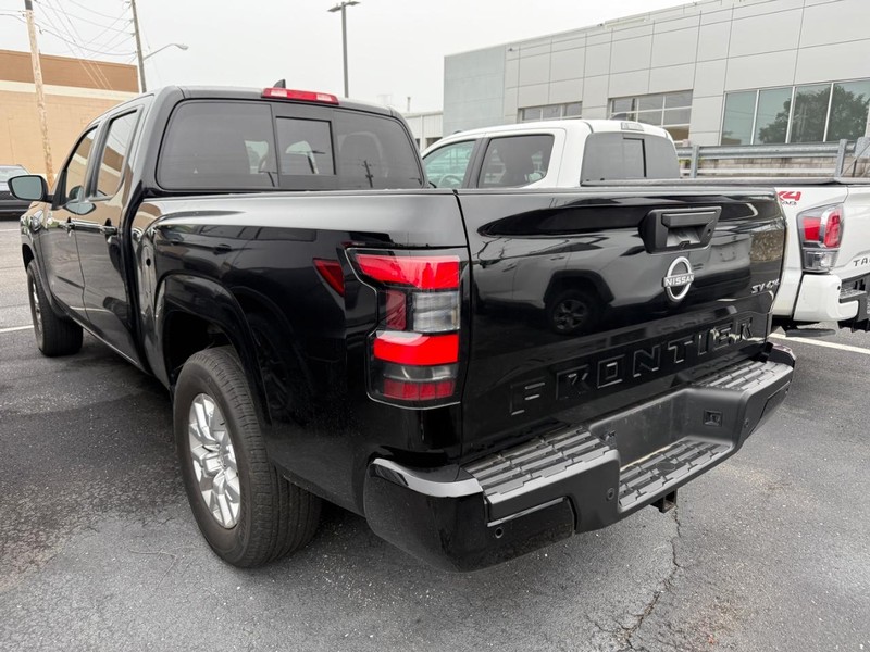 Nissan Frontier Vehicle Image 03