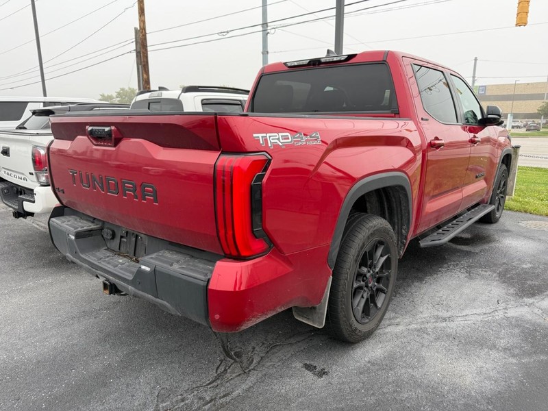 Toyota Tundra 4WD Vehicle Image 02
