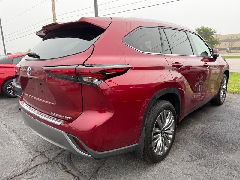 Toyota Highlander Vehicle Image 02