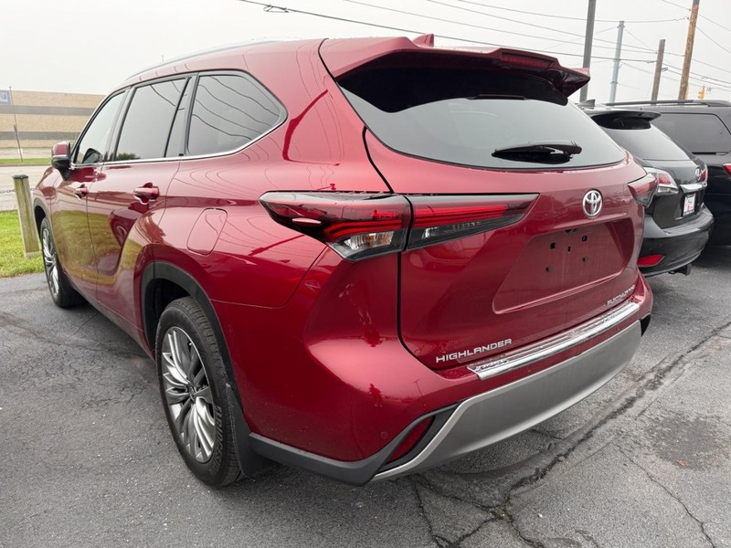 Toyota Highlander Vehicle Image 03