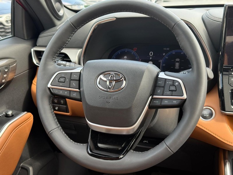 Toyota Highlander Vehicle Image 15