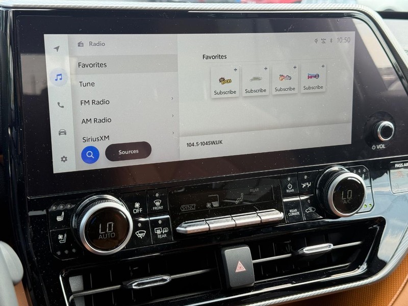 Toyota Highlander Vehicle Image 19