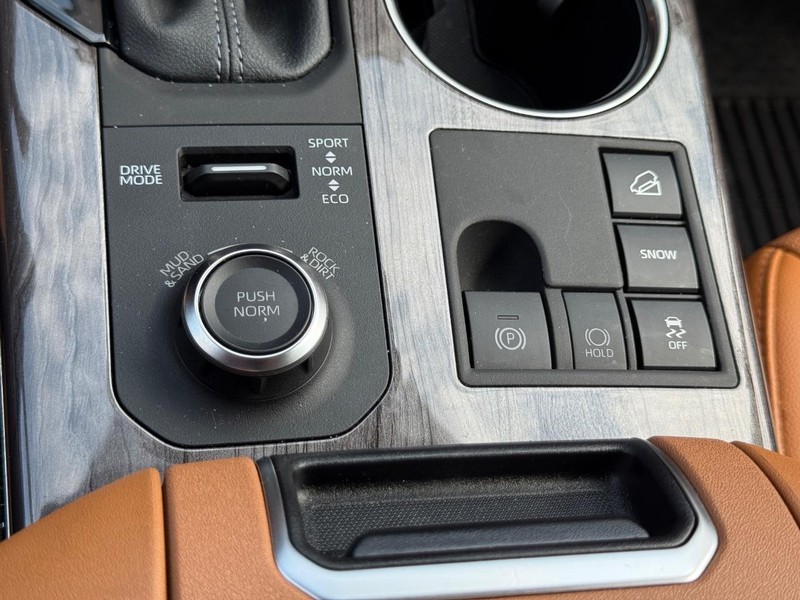 Toyota Highlander Vehicle Image 24
