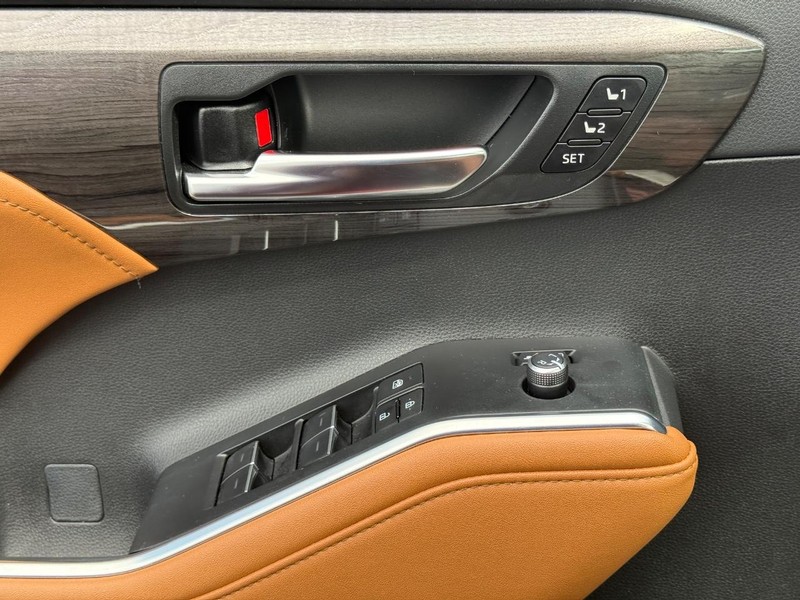 Toyota Highlander Vehicle Image 28