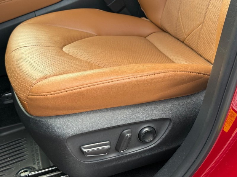 Toyota Highlander Vehicle Image 29