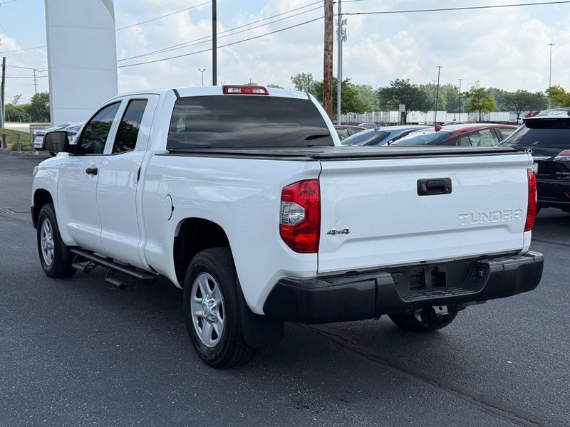 Toyota Tundra 4WD Vehicle Image 05