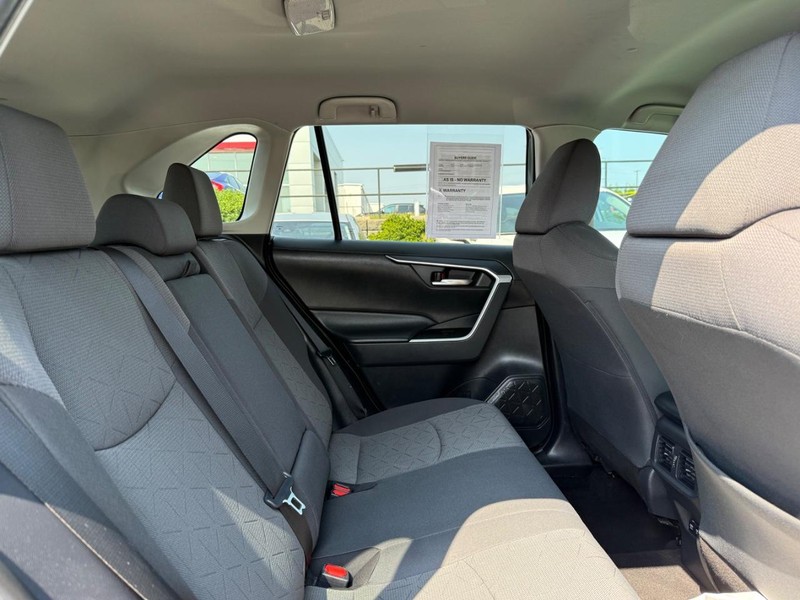Toyota RAV4 Vehicle Image 10