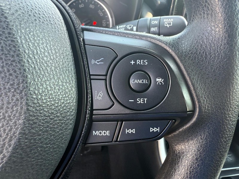 Toyota RAV4 Vehicle Image 14