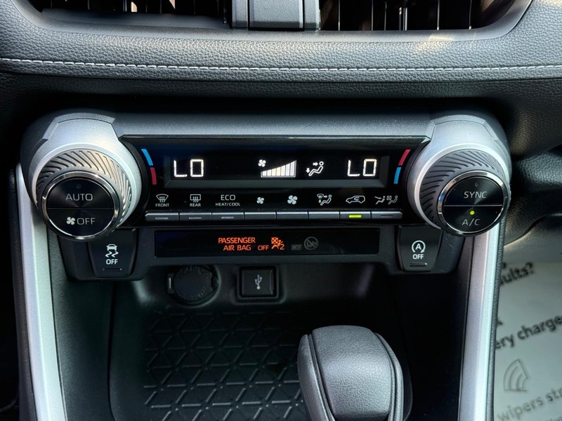 Toyota RAV4 Vehicle Image 18