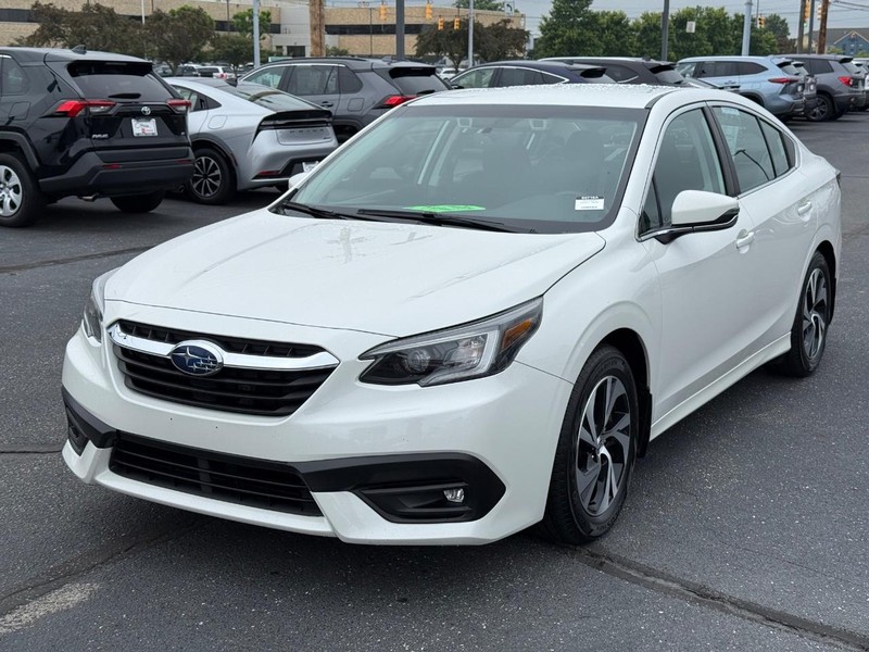 Subaru Legacy Vehicle Image 08