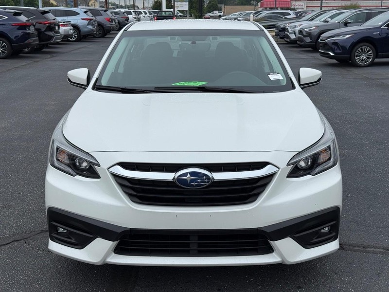Subaru Legacy Vehicle Image 09
