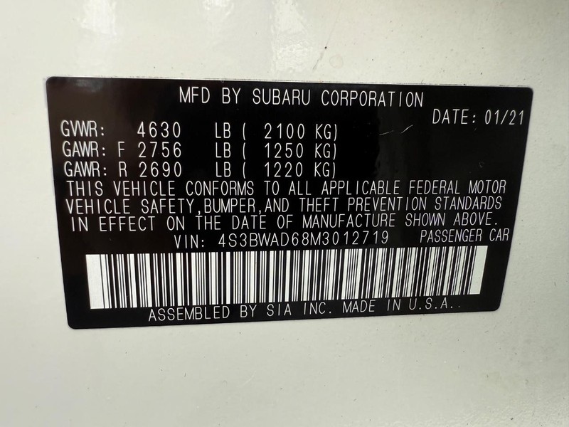 Subaru Legacy Vehicle Image 24