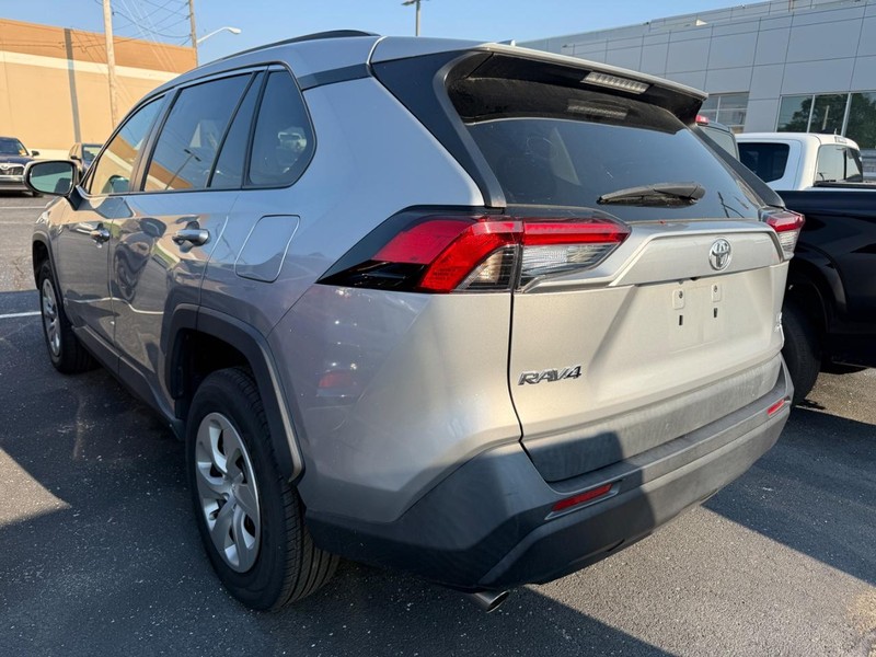 Toyota RAV4 Vehicle Image 03
