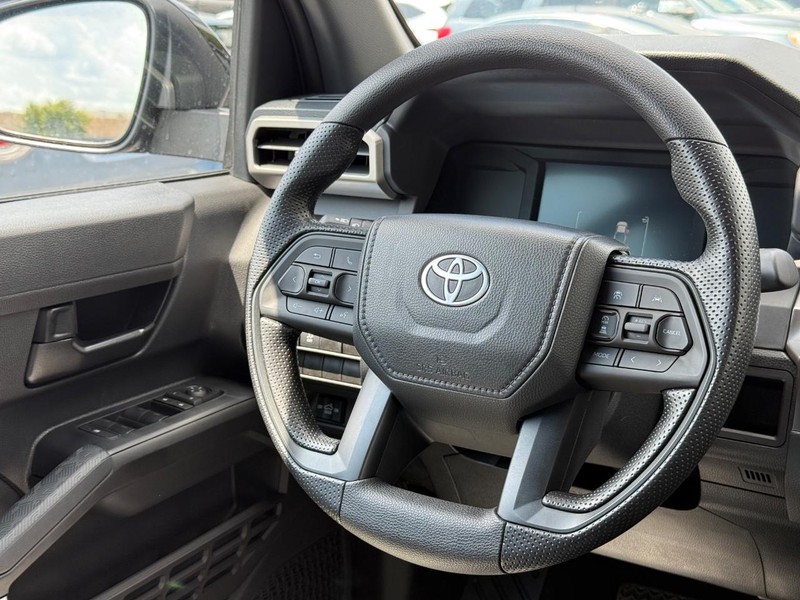 Toyota Tacoma 4WD Vehicle Image 06
