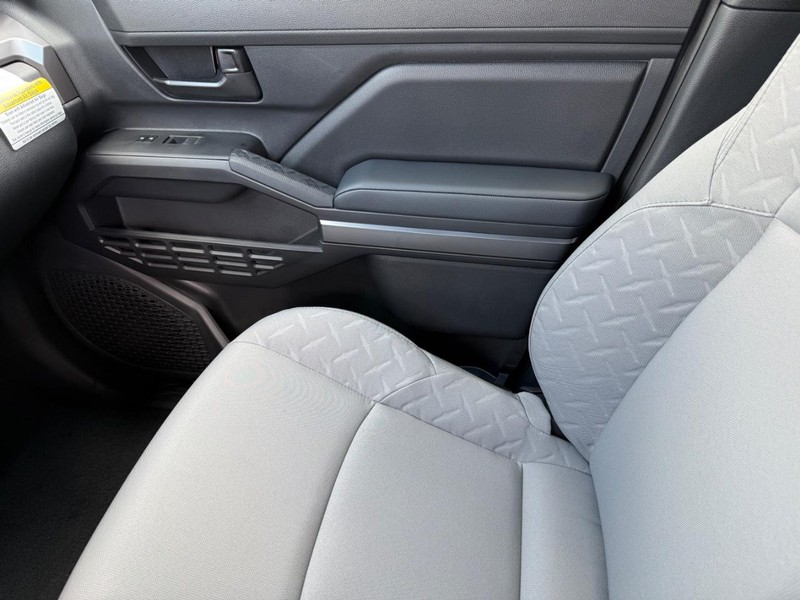 Toyota Tacoma 4WD Vehicle Image 15