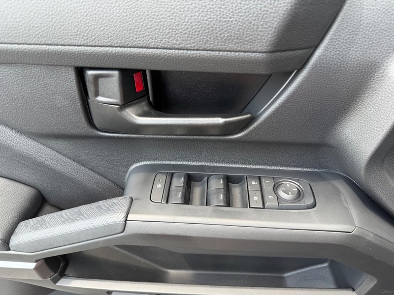 Toyota Tacoma 4WD Vehicle Image 18