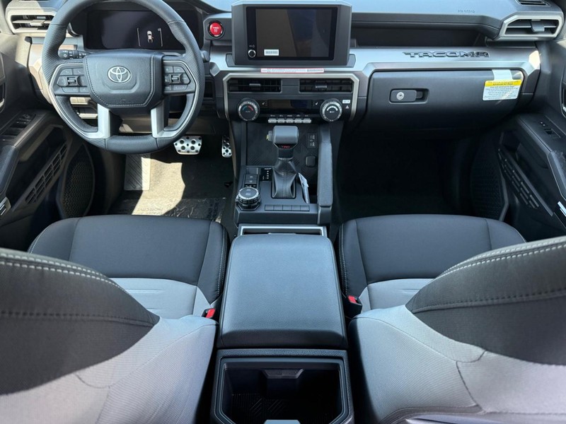 Toyota Tacoma 4WD Vehicle Image 05
