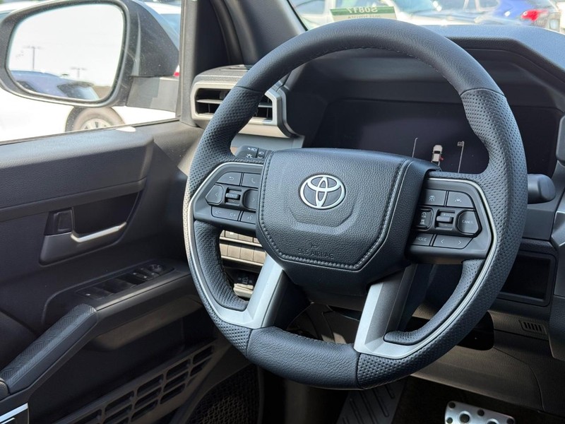 Toyota Tacoma 4WD Vehicle Image 06