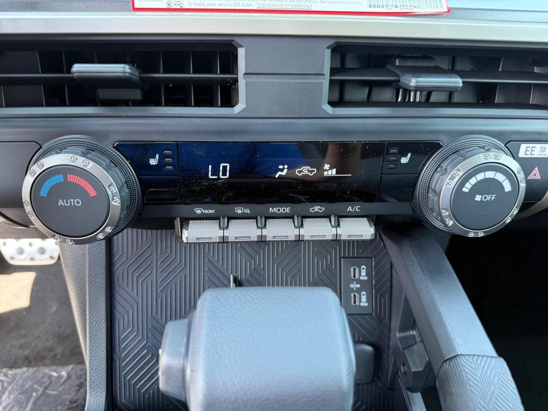 Toyota Tacoma 4WD Vehicle Image 13