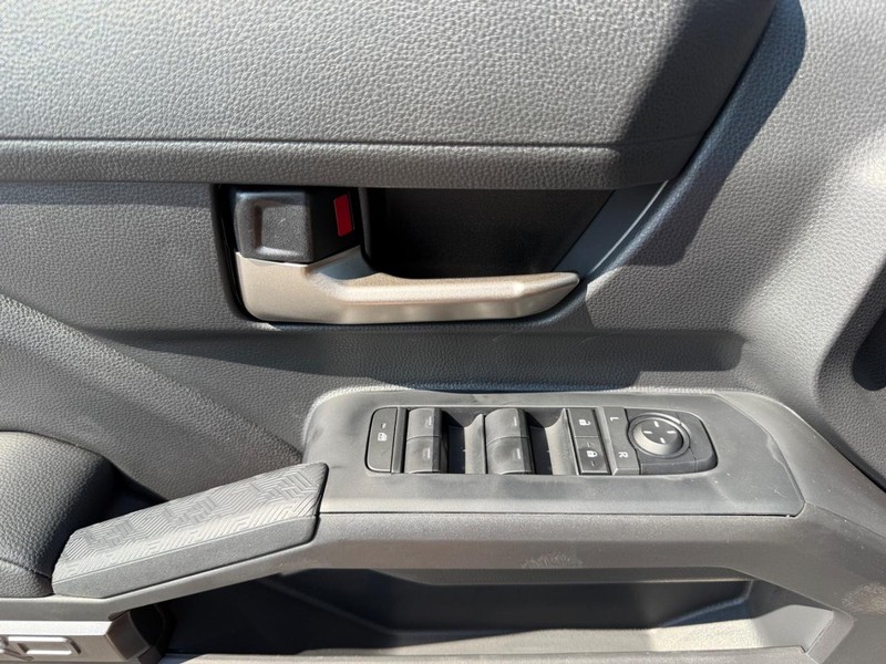 Toyota Tacoma 4WD Vehicle Image 18
