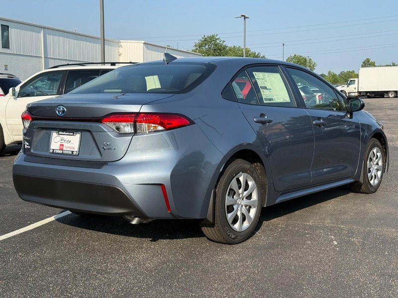 Toyota Corolla Hybrid Vehicle Image 03